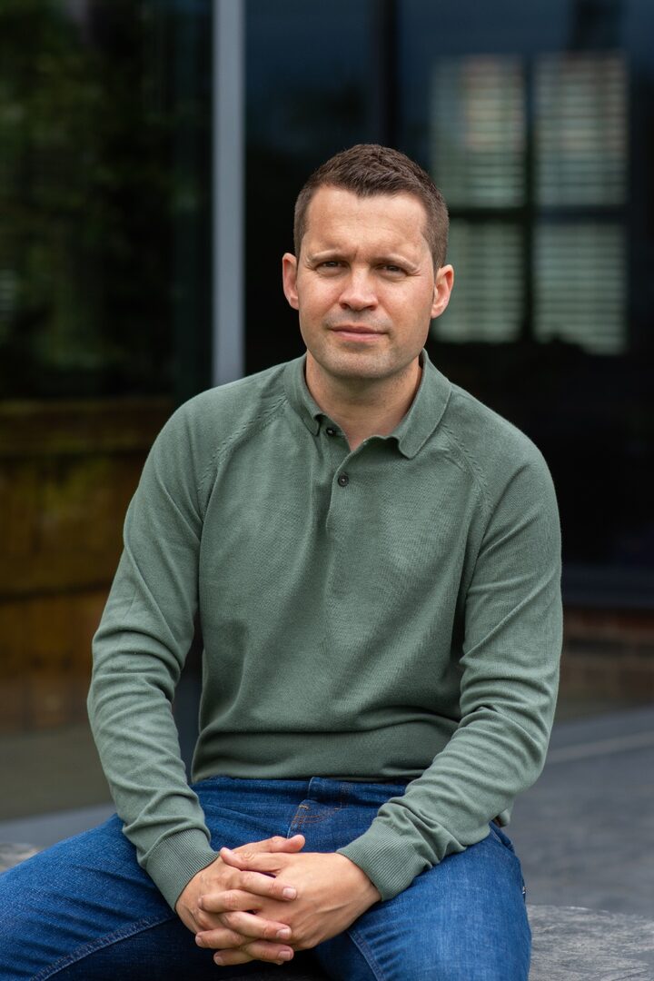 Dr Michael Yates
